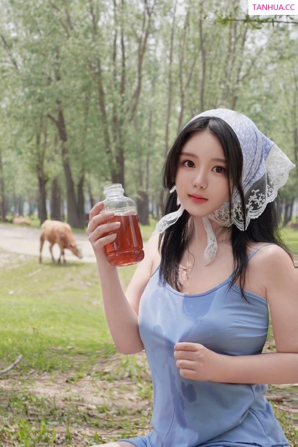   [XiuRen]高清写真图 2024.06.28 No.8777 小薯条nienie 放牛娃主题第21张图片